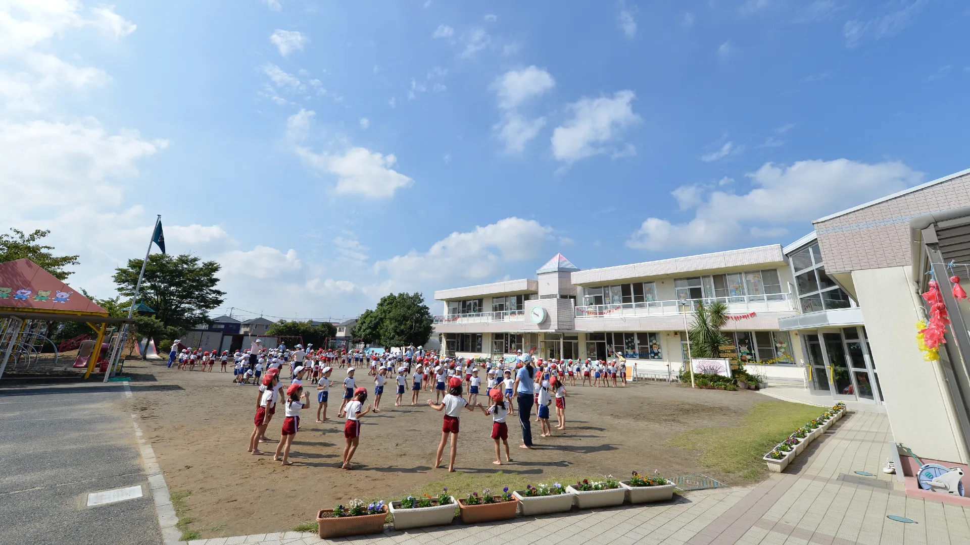 武里白百合幼稚園の外観